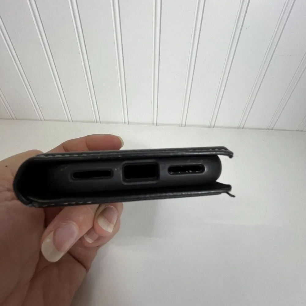 Kate Spade iPhone XR leather magnetic wrap protective phone case excellent Cond.